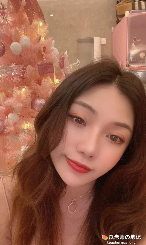 反差婊曝光 上海保洁行政主管 私密视频泄露