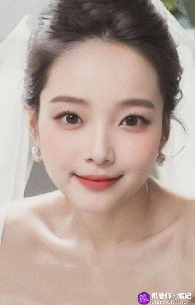 武汉传媒学院毕业的反差婊，订婚后出轨约人到家里做爱